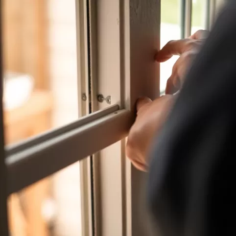 Cena montażu drzwi zewnętrznych