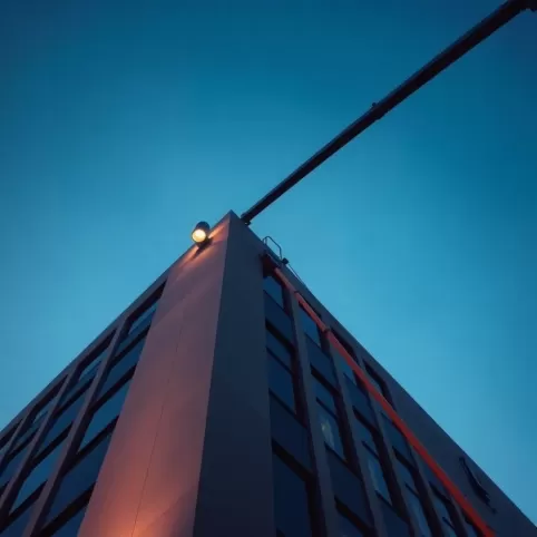 Montaż lamp na wysokości